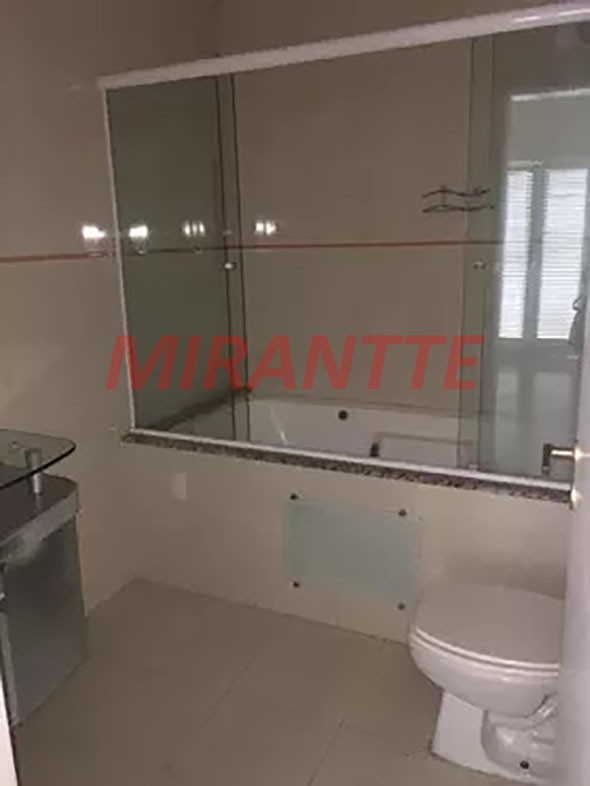 Sobrado de 500m² com 4 quartos em CENTRO