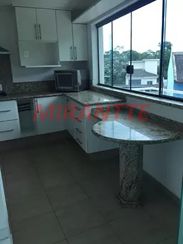 Sobrado de 500m² com 4 quartos em CENTRO