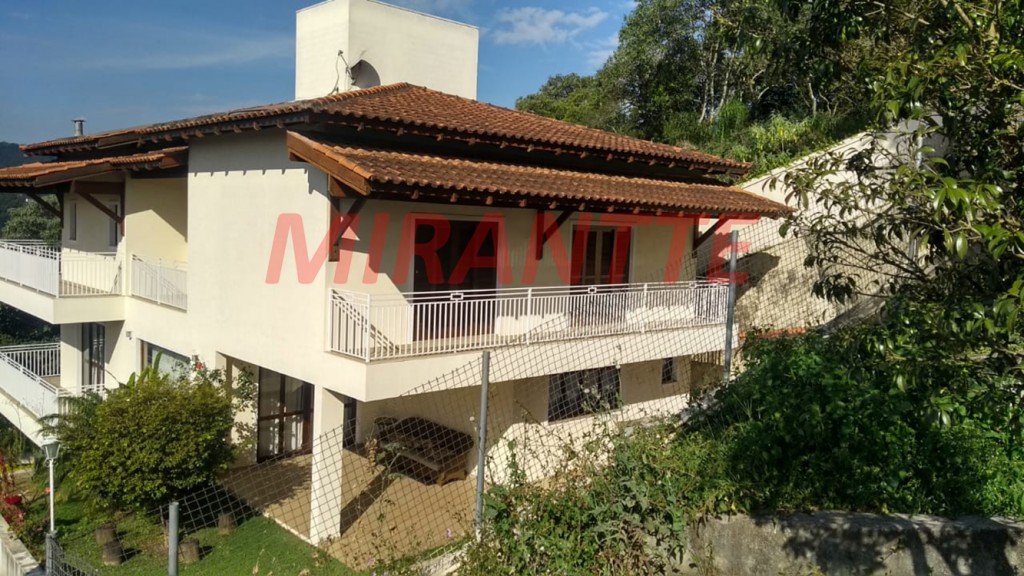 Sobrado de 500m² com 5 quartos em Serra Da Cantareira