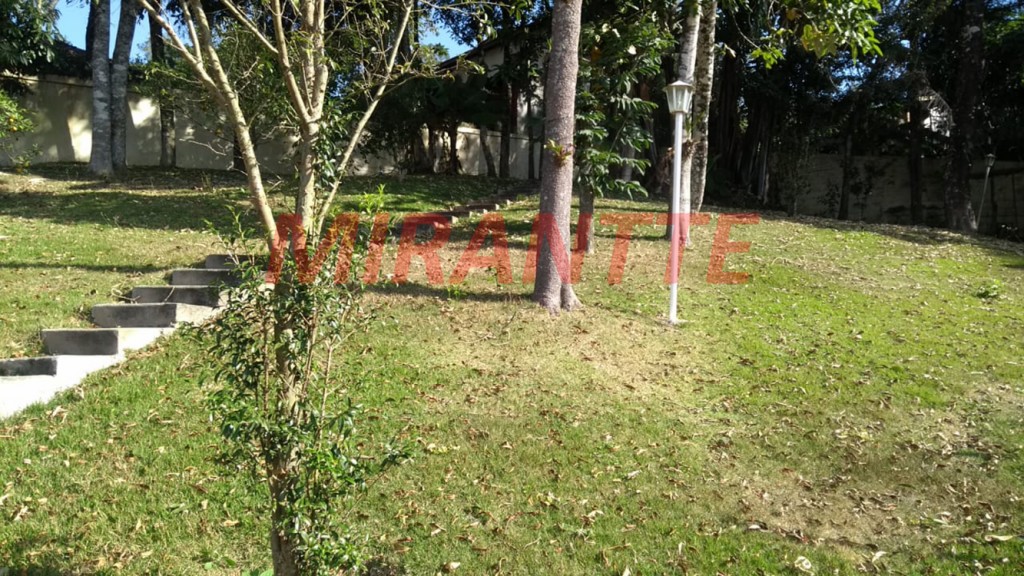 Sobrado de 500m² com 5 quartos em Serra Da Cantareira