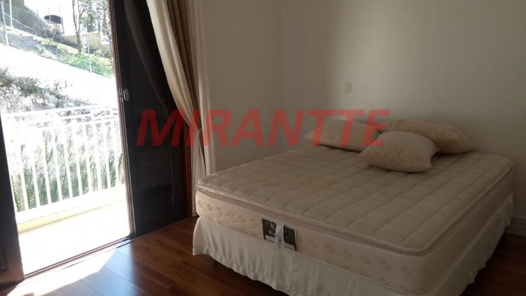 Sobrado de 500m² com 5 quartos em Serra Da Cantareira
