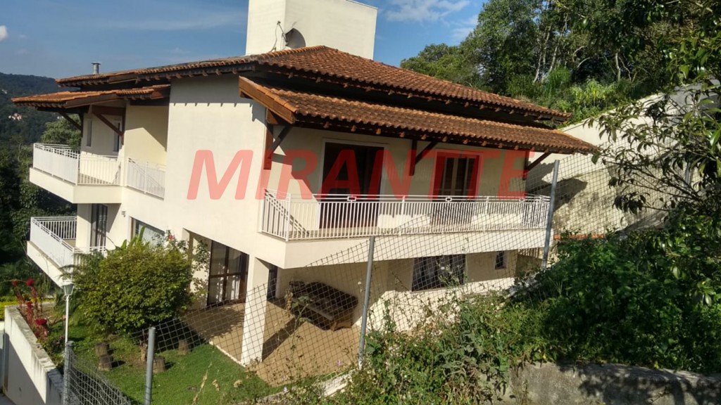 Sobrado de 500m² com 5 quartos em Serra Da Cantareira