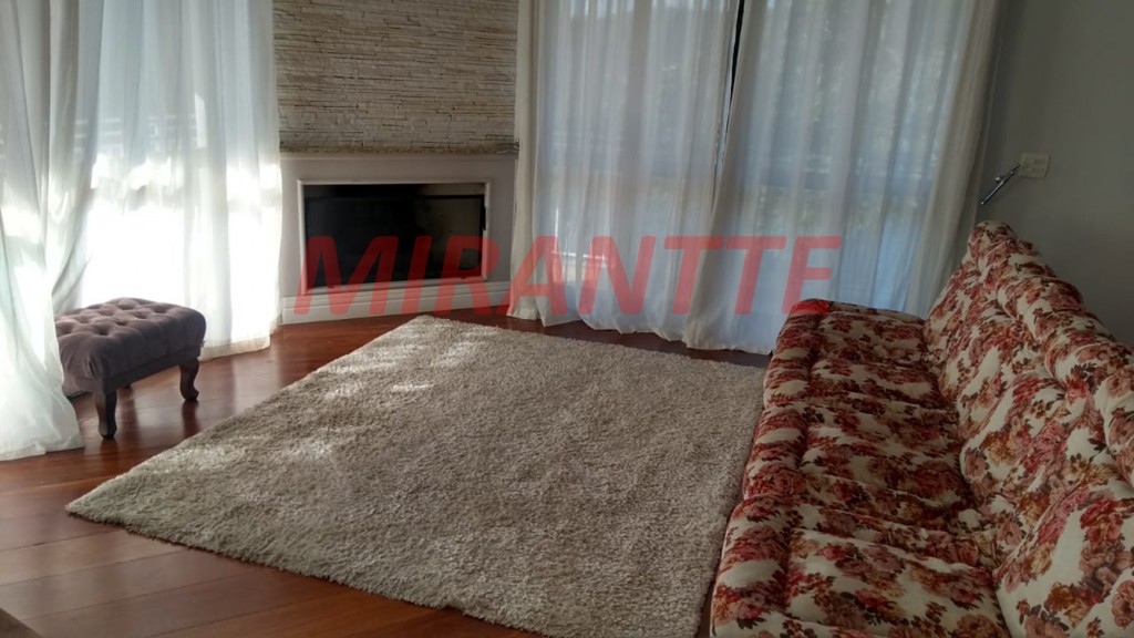 Sobrado de 500m² com 5 quartos em Serra Da Cantareira