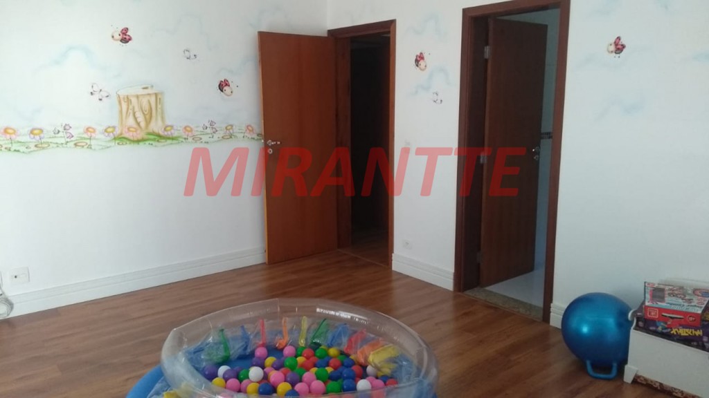 Sobrado de 500m² com 5 quartos em Serra Da Cantareira