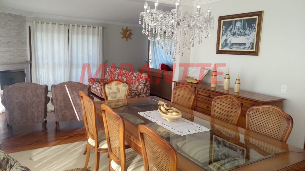 Sobrado de 500m² com 5 quartos em Serra Da Cantareira