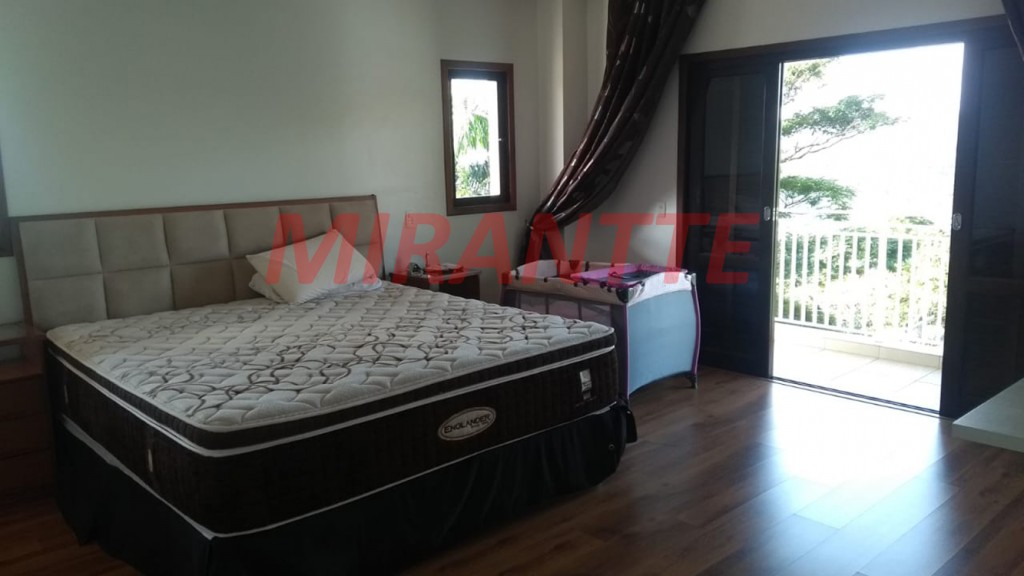 Sobrado de 500m² com 5 quartos em Serra Da Cantareira