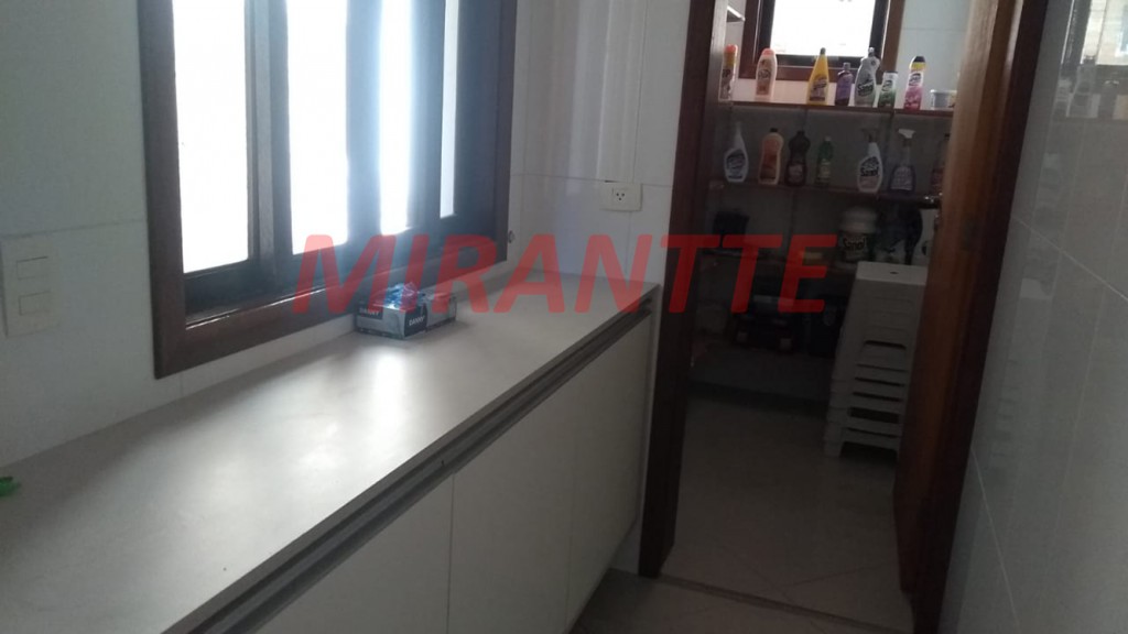 Sobrado de 500m² com 5 quartos em Serra Da Cantareira