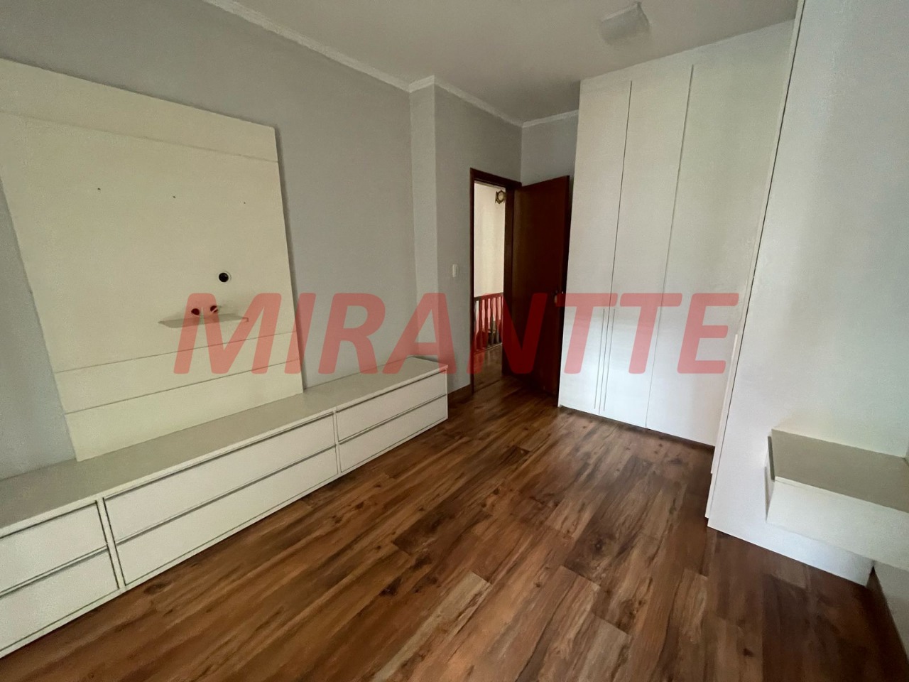 Sobrado de 200m² com 3 quartos em Santa Teresinha