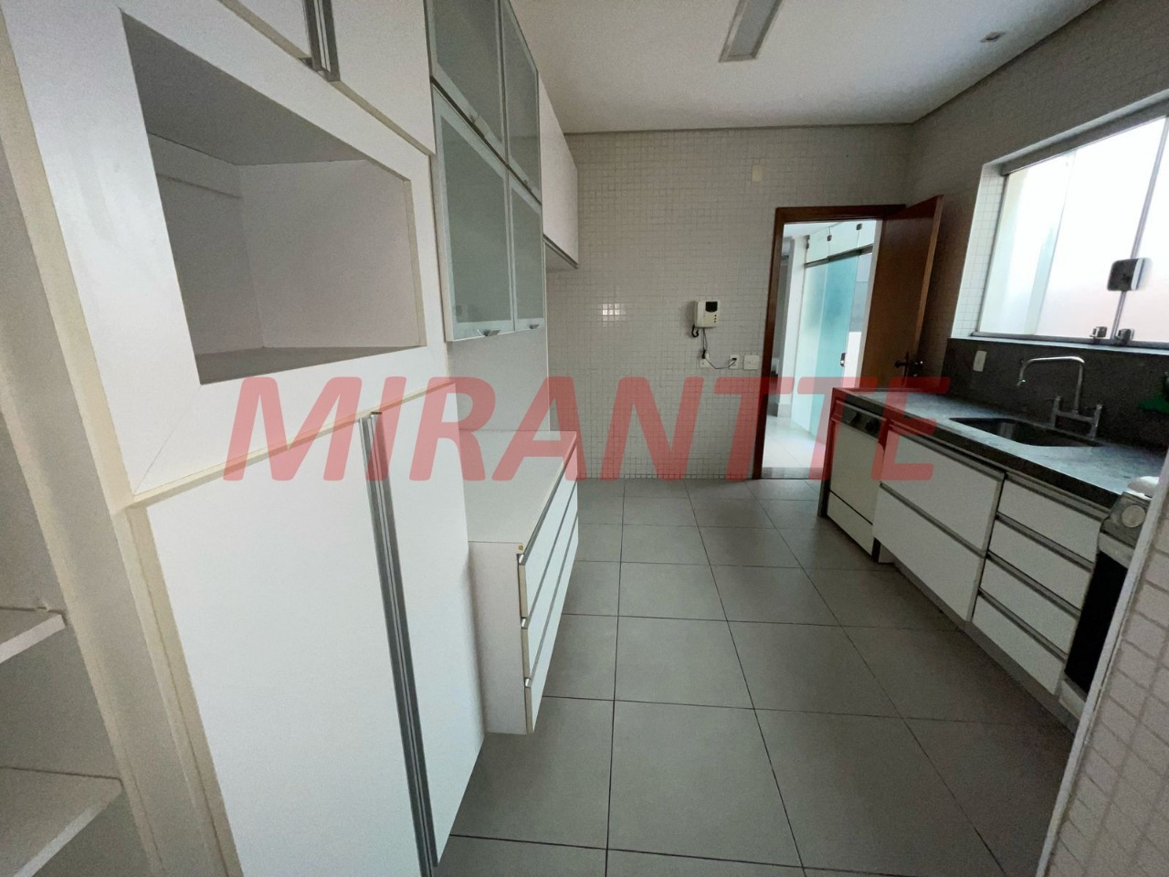 Sobrado de 200m² com 3 quartos em Santa Teresinha
