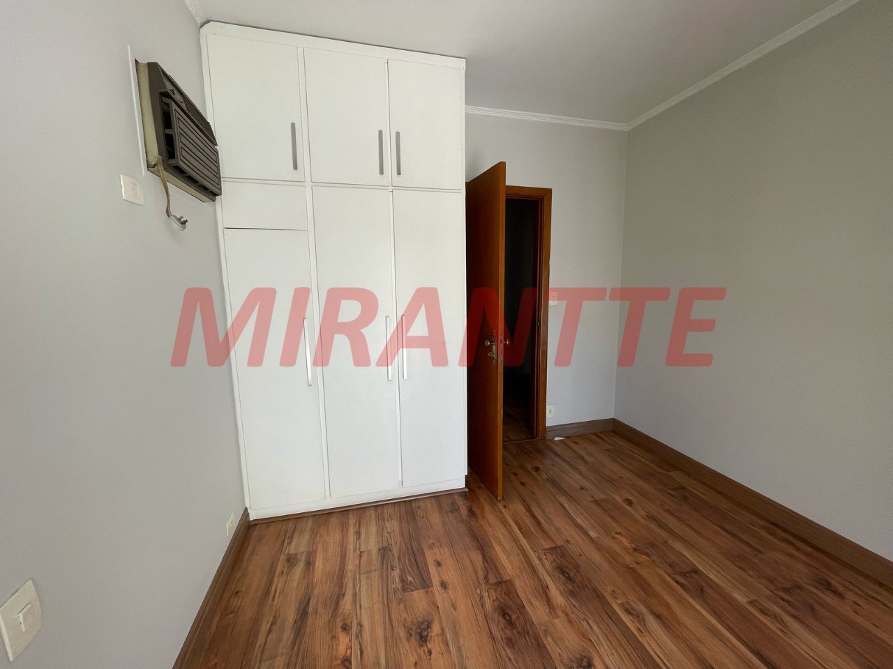 Sobrado de 200m² com 3 quartos em Santa Teresinha