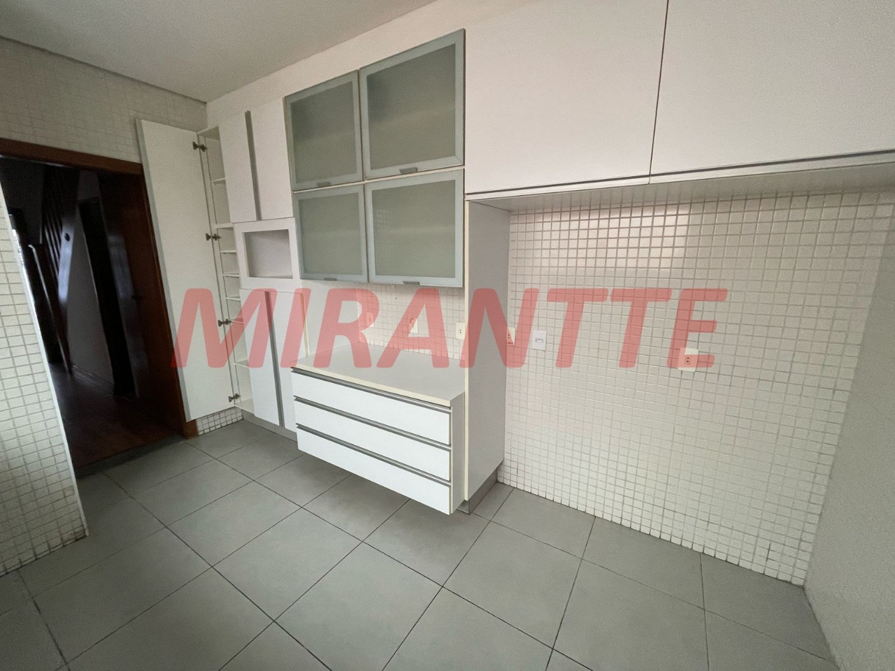 Sobrado de 200m² com 3 quartos em Santa Teresinha