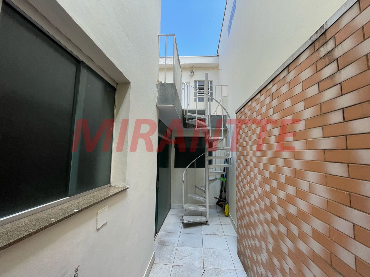Sobrado de 200m² com 3 quartos em Santa Teresinha