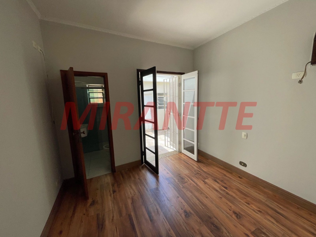Sobrado de 200m² com 3 quartos em Santa Teresinha