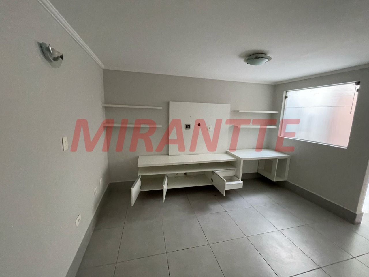 Sobrado de 200m² com 3 quartos em Santa Teresinha