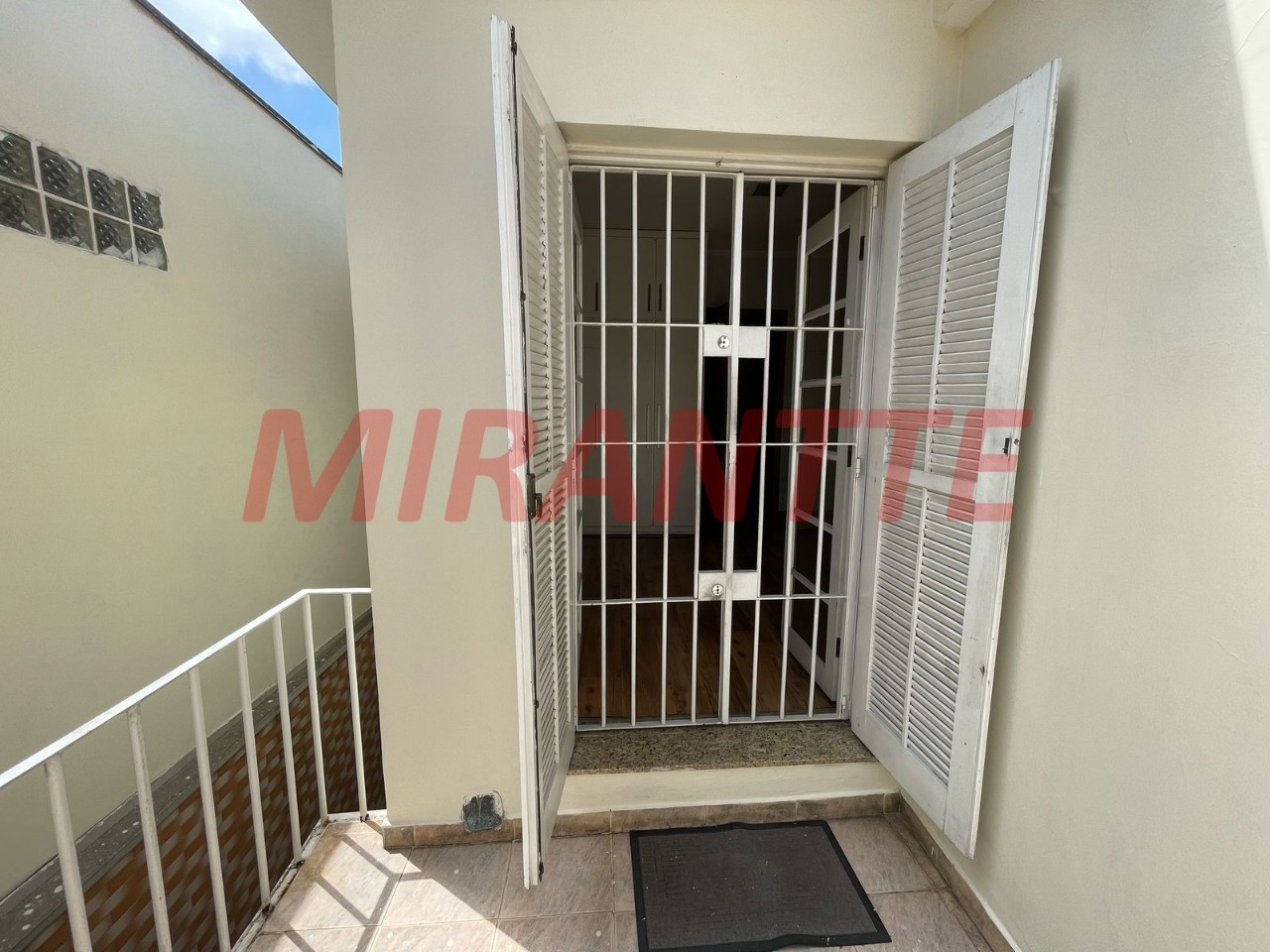 Sobrado de 200m² com 3 quartos em Santa Teresinha