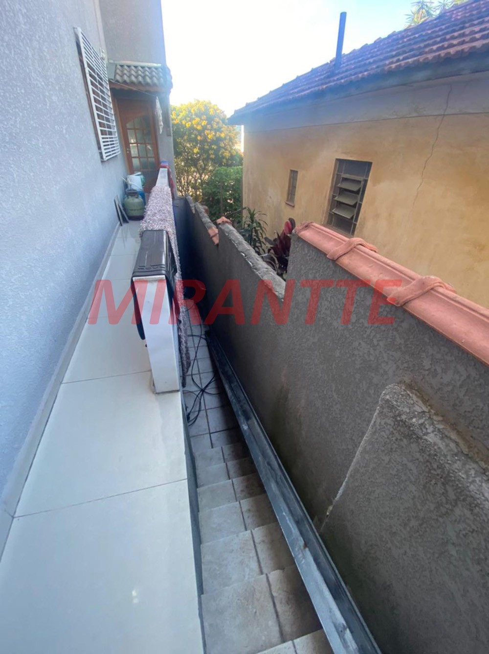 Sobrado de 200m² com 3 quartos em Parque Vitoria