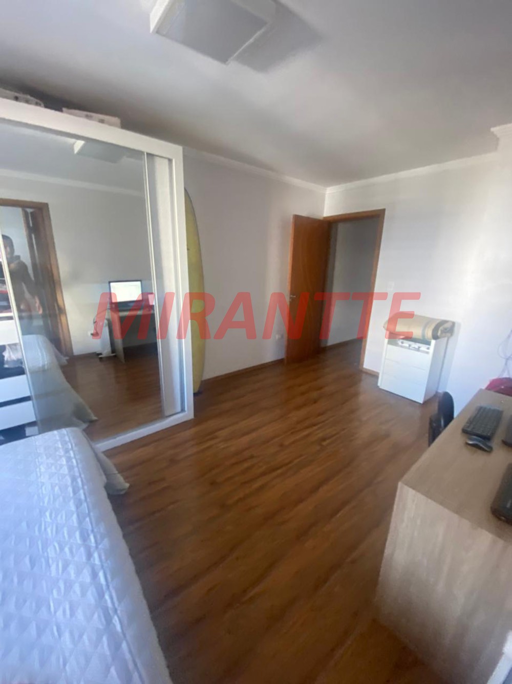 Sobrado de 200m² com 3 quartos em Parque Vitoria