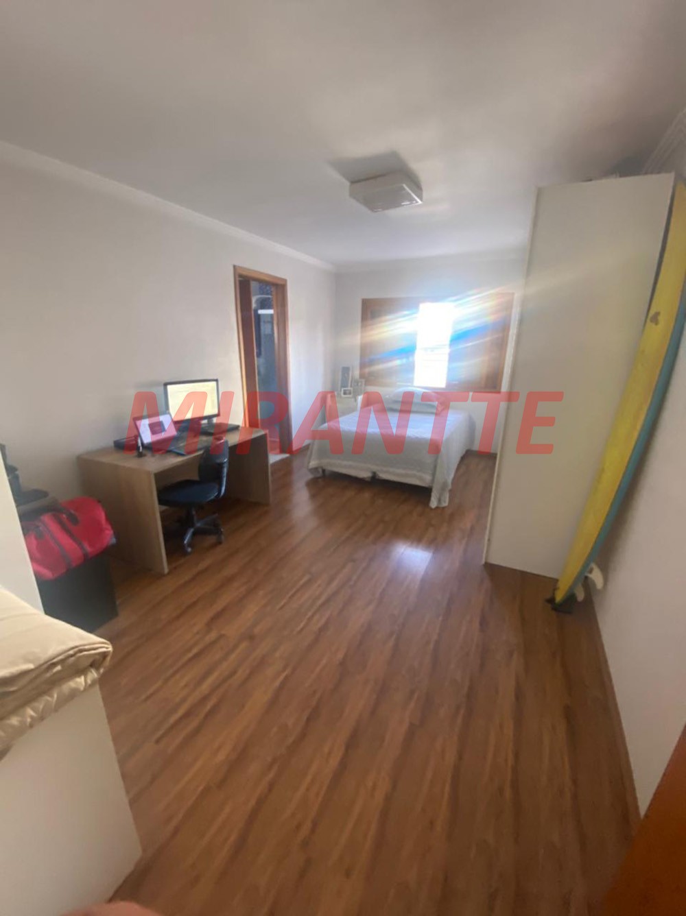 Sobrado de 200m² com 3 quartos em Parque Vitoria