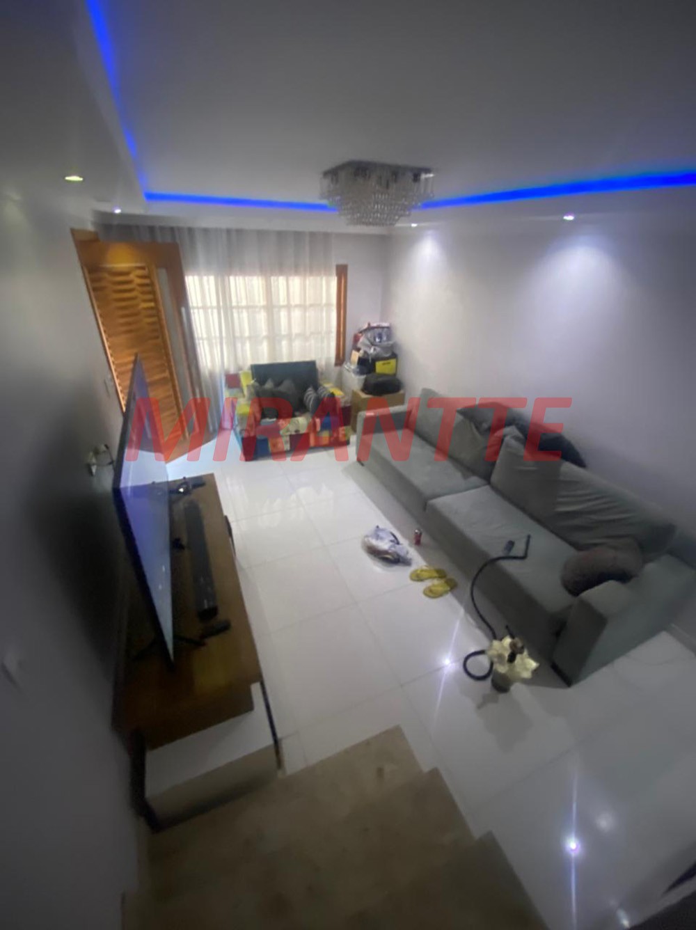 Sobrado de 200m² com 3 quartos em Parque Vitoria