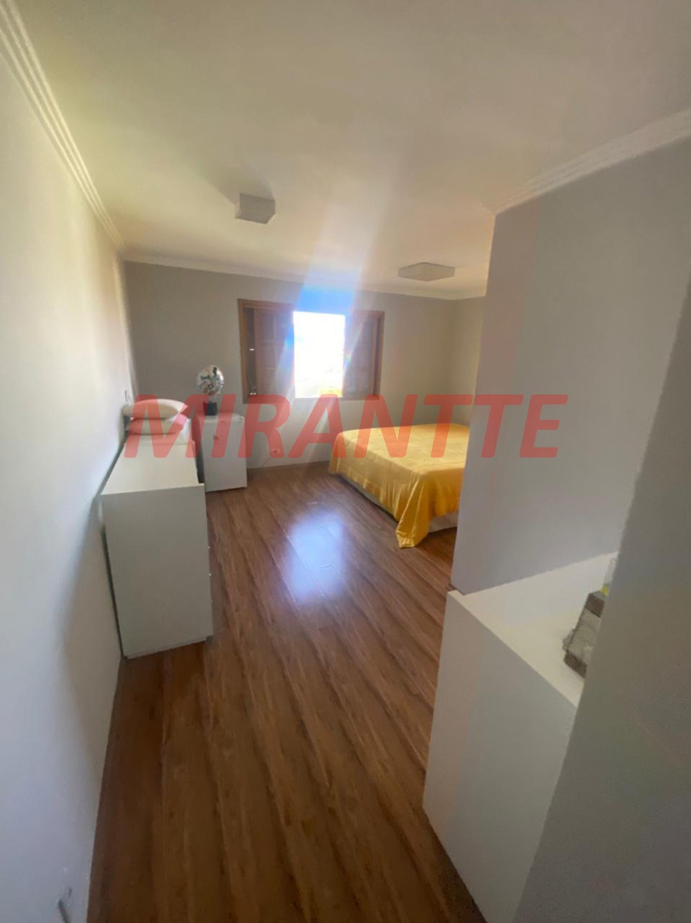 Sobrado de 200m² com 3 quartos em Parque Vitoria