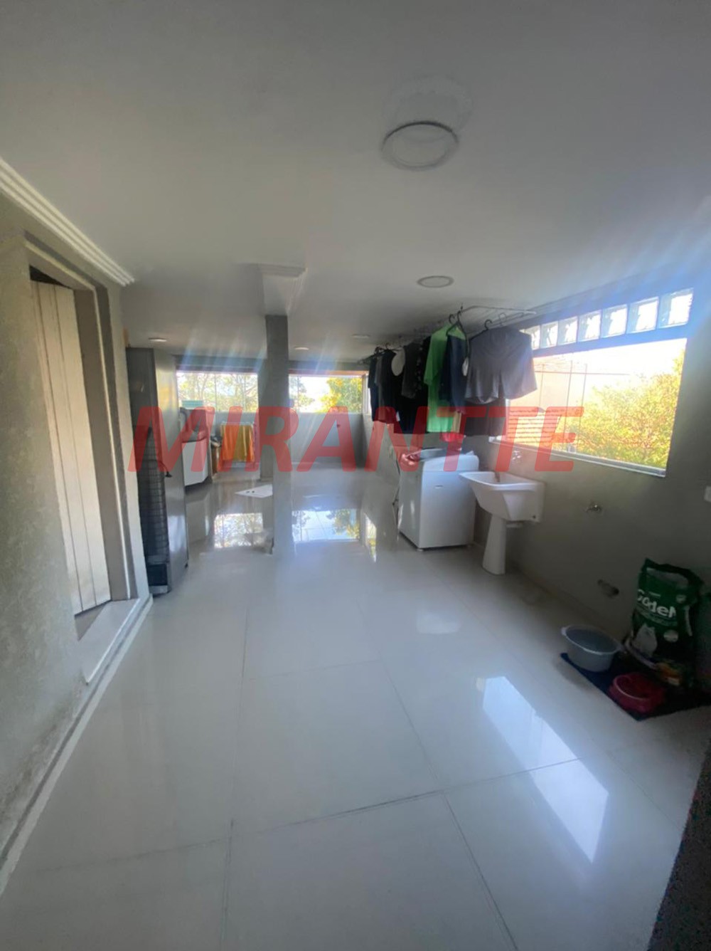 Sobrado de 200m² com 3 quartos em Parque Vitoria