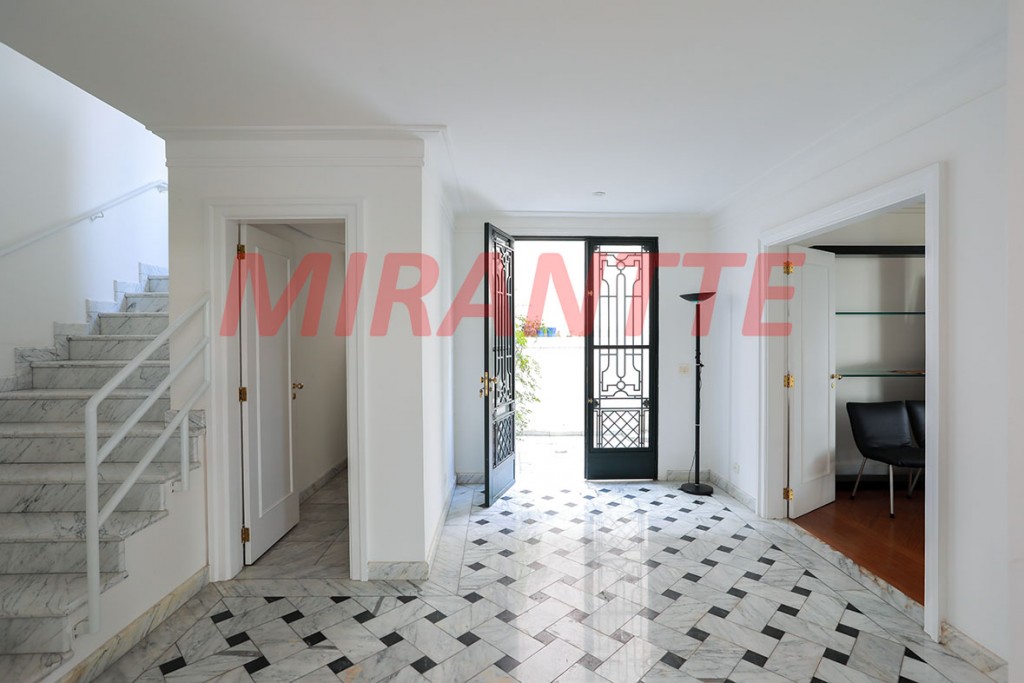 Sobrado de 474m² com 4 quartos em Cidade Jardim