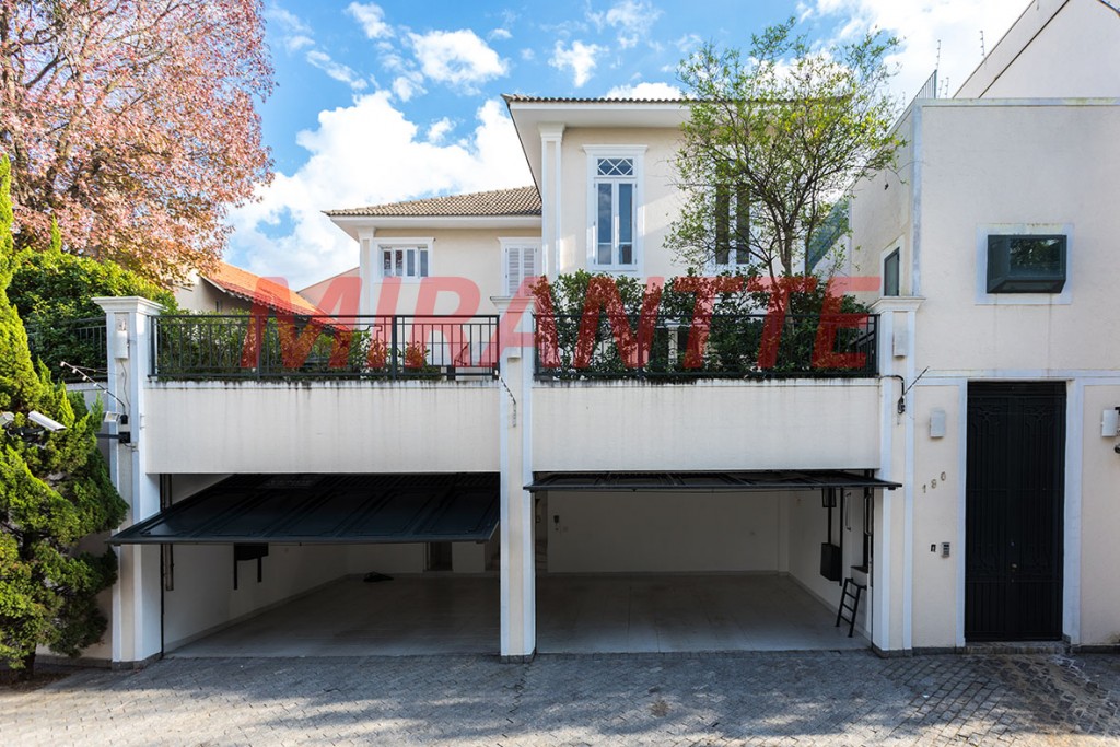 Sobrado de 474m² com 4 quartos em Cidade Jardim