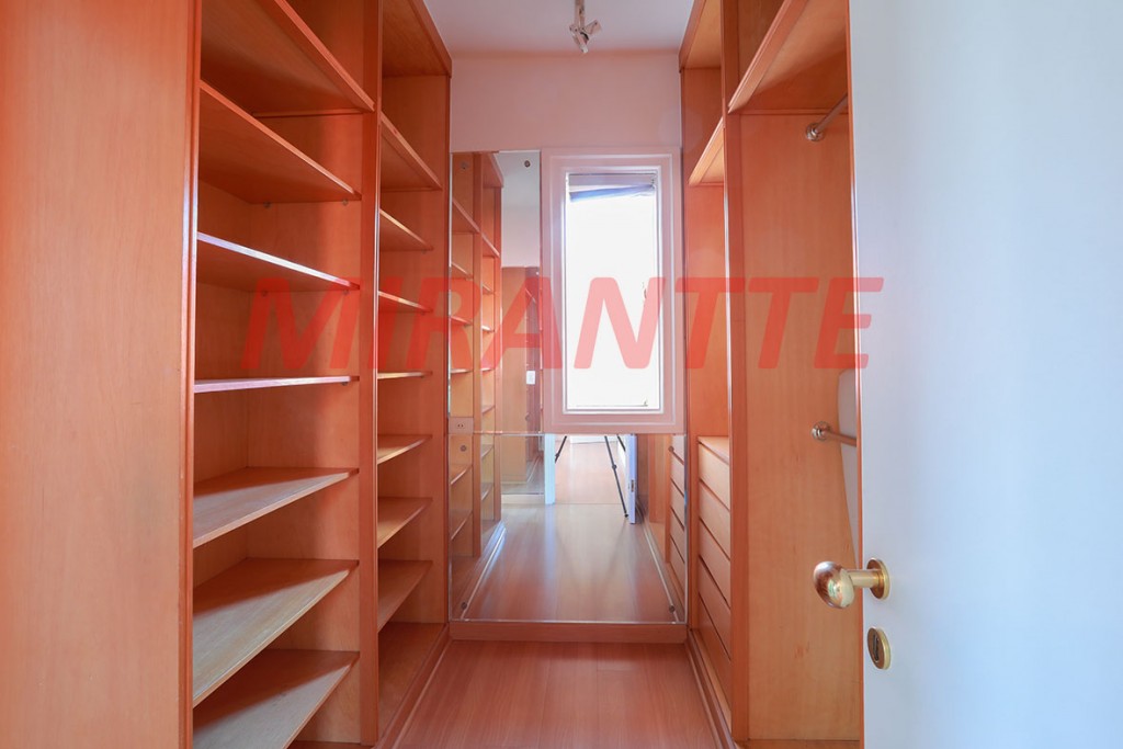 Sobrado de 474m² com 4 quartos em Cidade Jardim