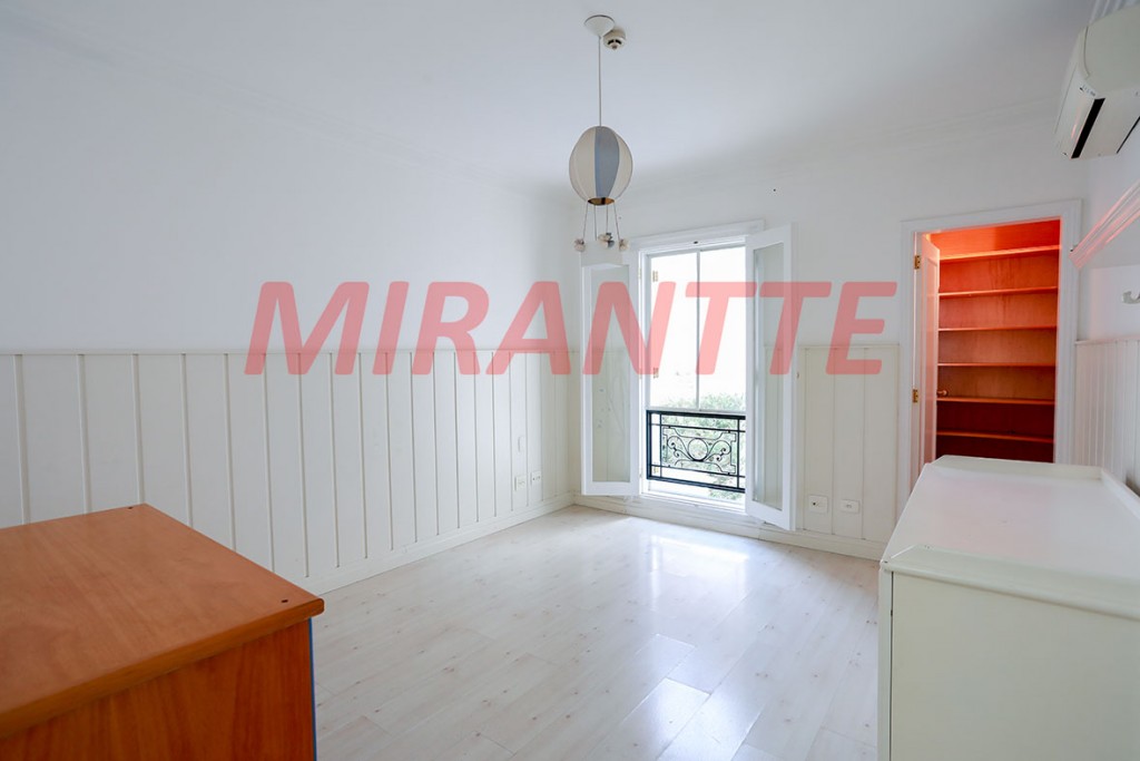 Sobrado de 474m² com 4 quartos em Cidade Jardim