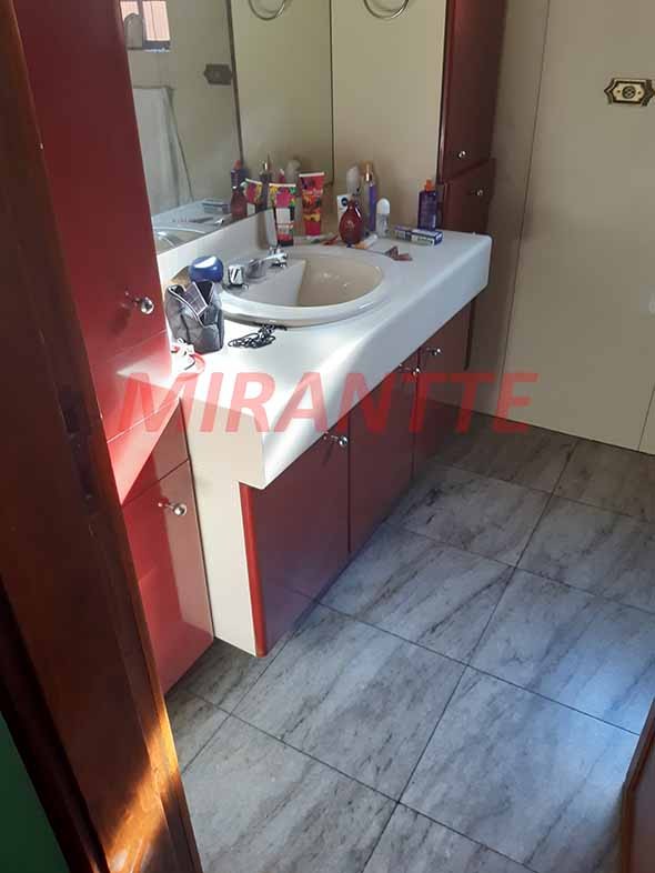Sobrado de 286m² com 2 quartos em Vila Rosa
