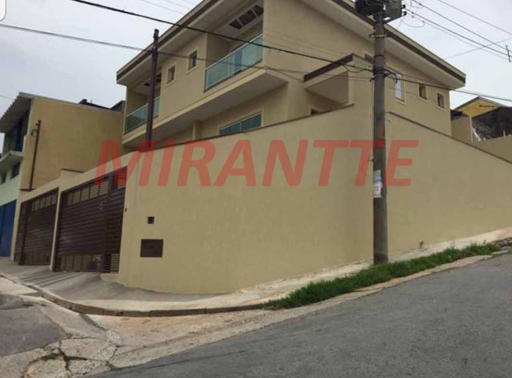 Sobrado de 140m² com 3 quartos em Vila Palmeiras