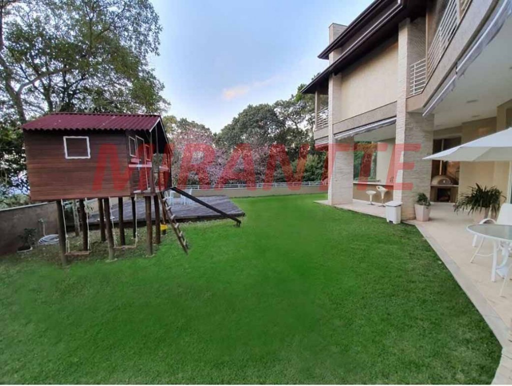 Sobrado de 500m² com 3 quartos em Centro – Mairiporã
