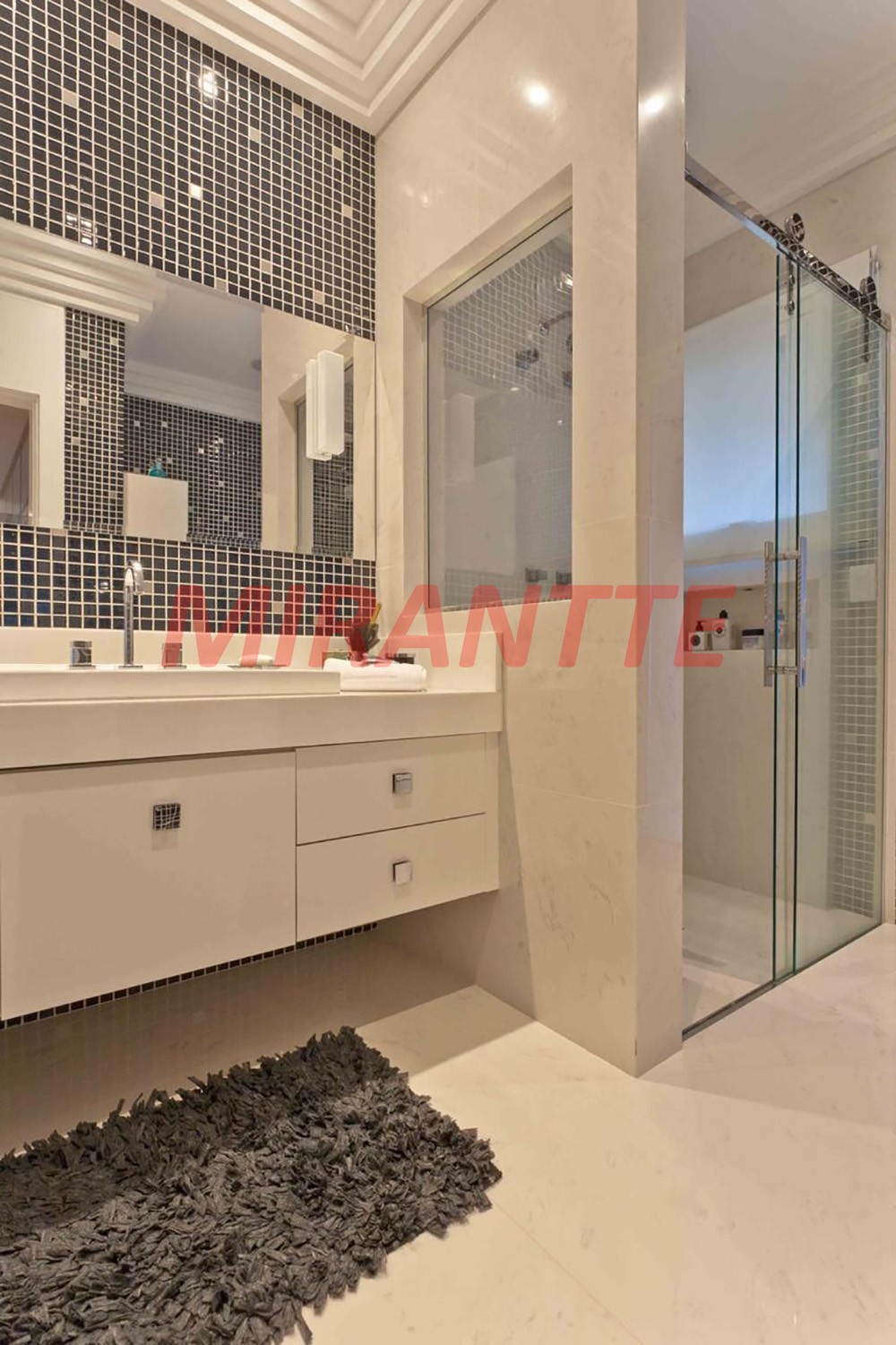 Sobrado de 690m² com 4 quartos em Itatiba