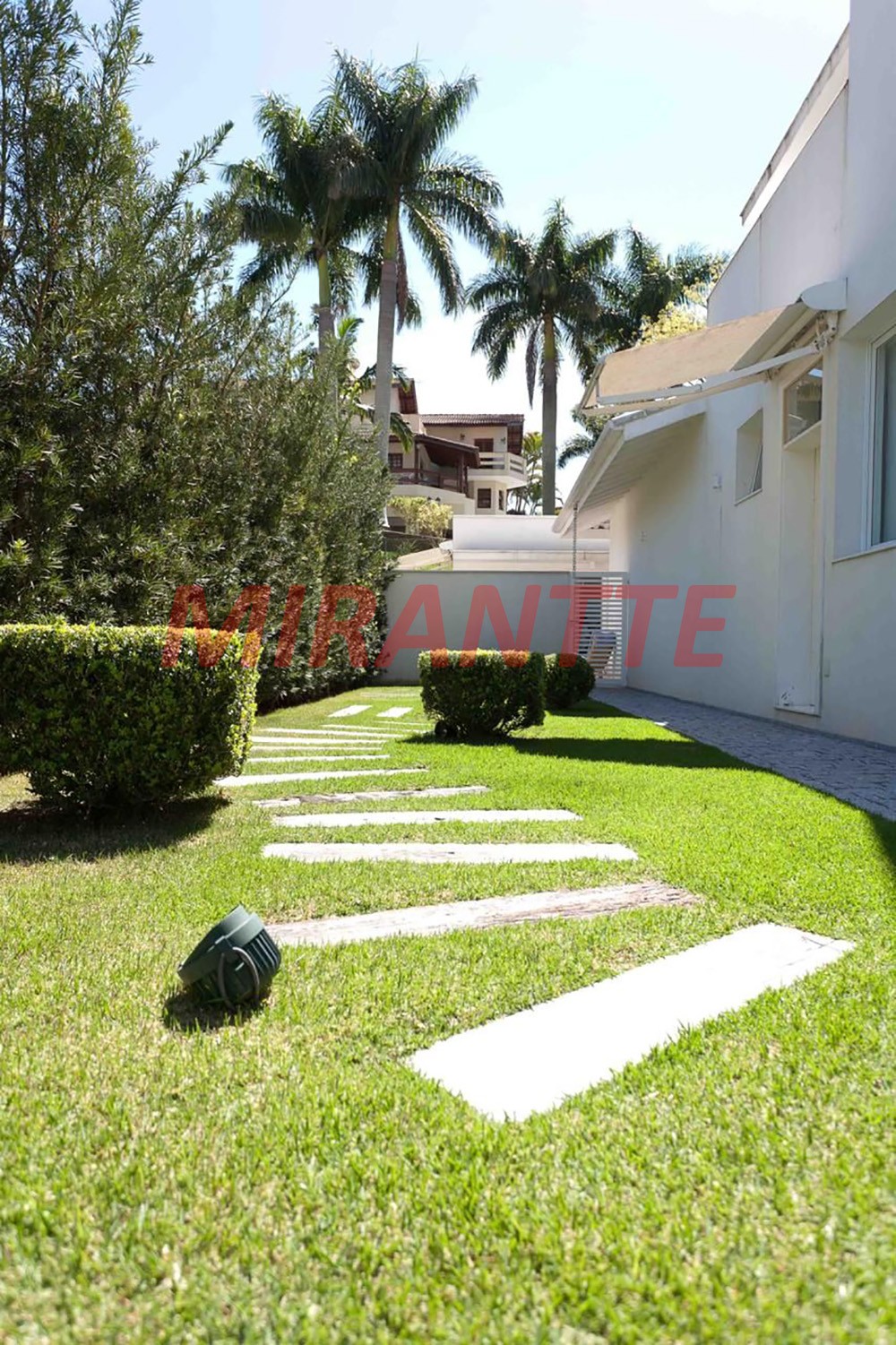 Sobrado de 690m² com 4 quartos em Itatiba