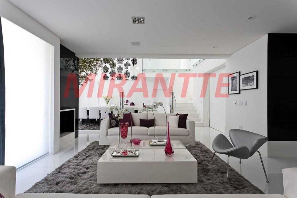 Sobrado de 690m² com 4 quartos em Itatiba