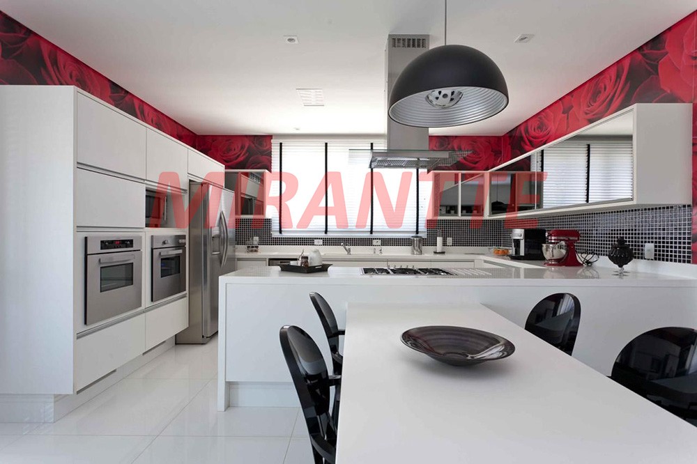 Sobrado de 690m² com 4 quartos em Itatiba