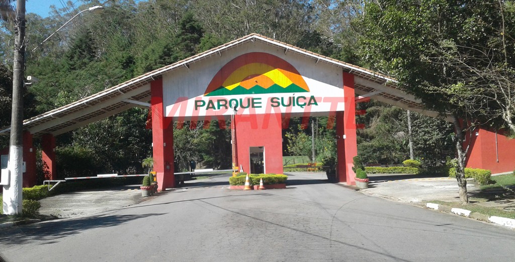Terreno de 697m² em Santa Ines