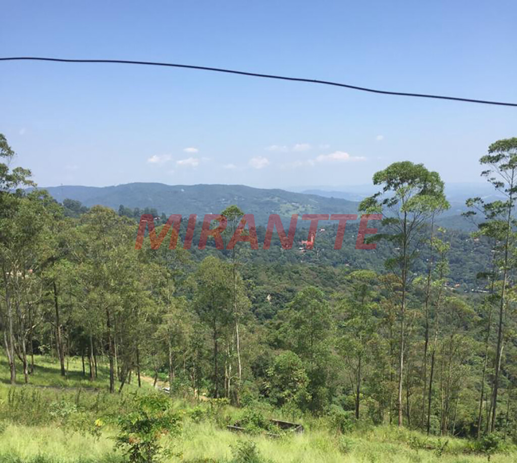Terreno de 12000m² com 4 quartos em Serra da Cantareira