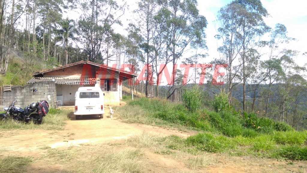 Terreno de 12000m² com 4 quartos em Serra da Cantareira