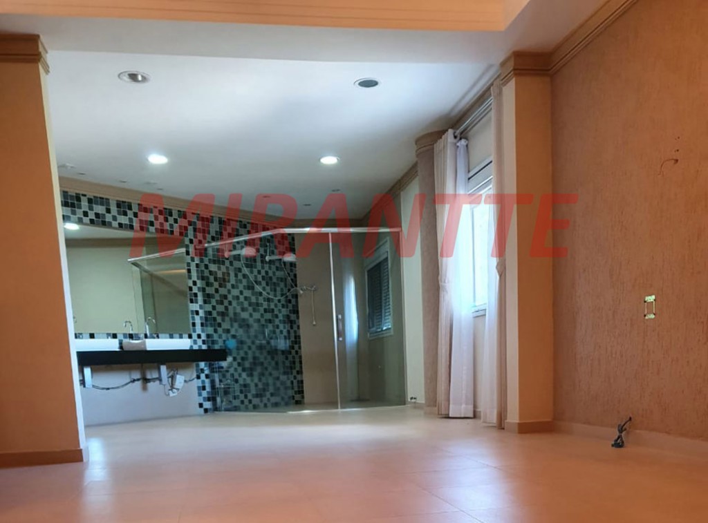 Sobrado de 600m² com 4 quartos em Serra Da Cantareira