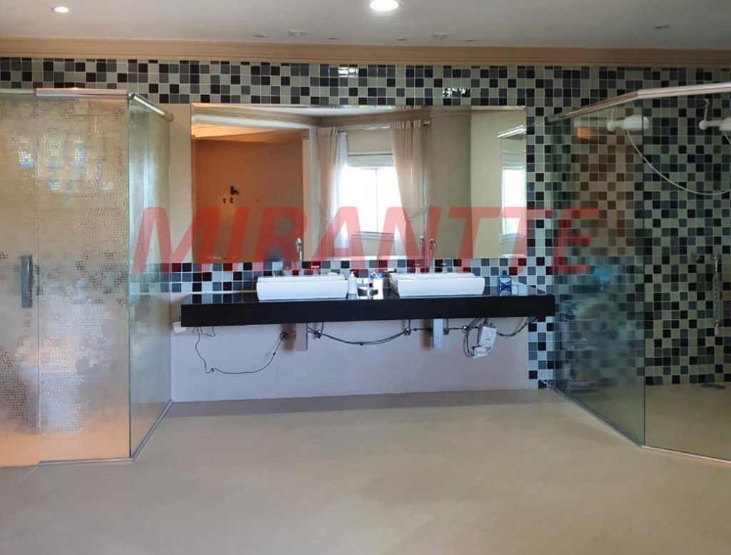 Sobrado de 600m² com 4 quartos em Serra Da Cantareira