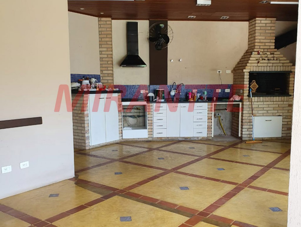 Sobrado de 600m² com 4 quartos em Serra Da Cantareira