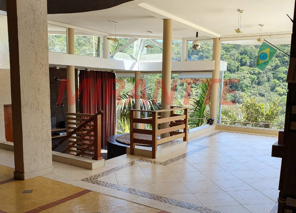 Sobrado de 600m² com 4 quartos em Serra Da Cantareira