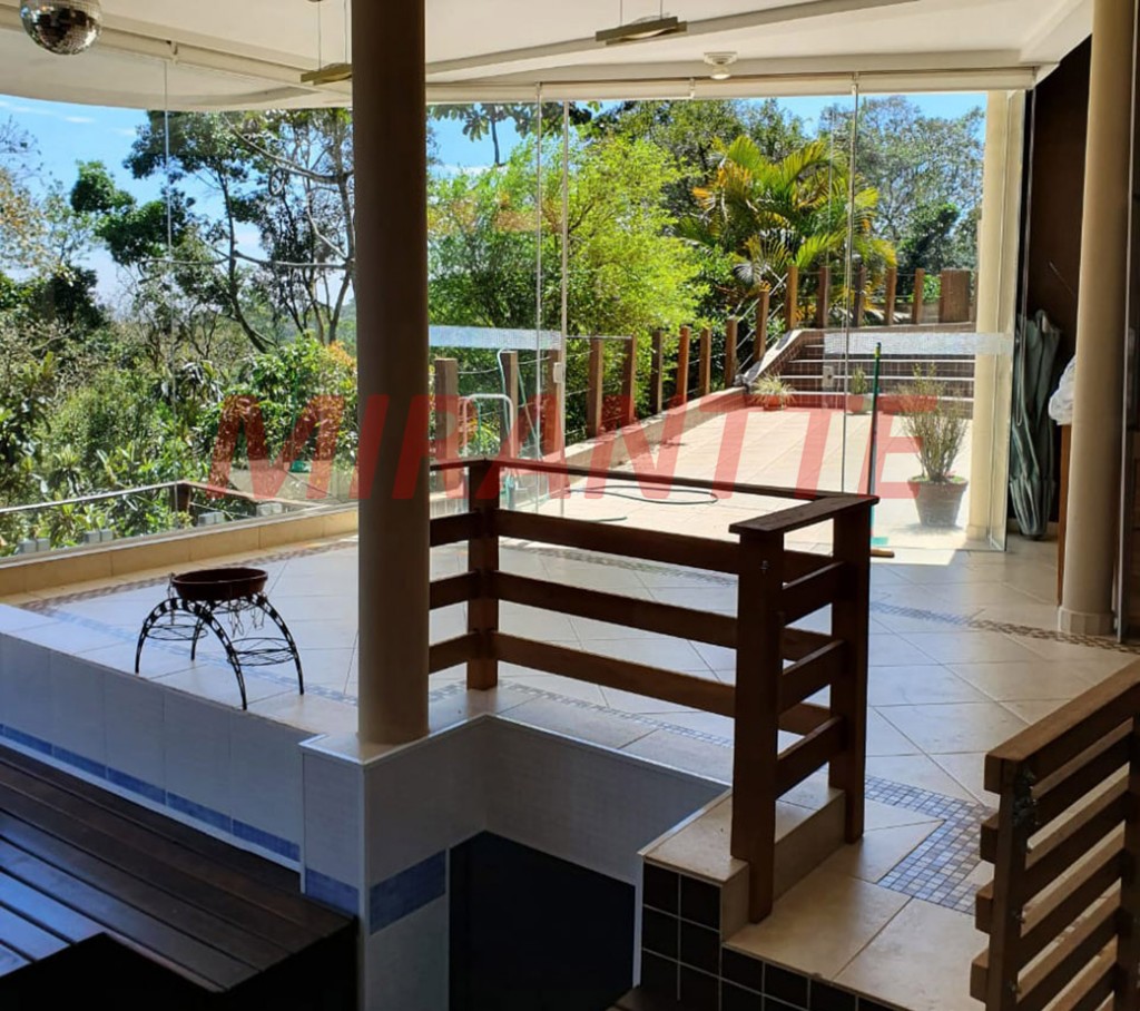 Sobrado de 600m² com 4 quartos em Serra Da Cantareira