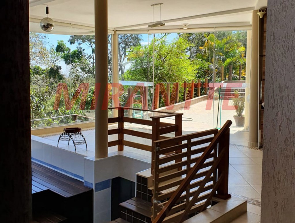 Sobrado de 600m² com 4 quartos em Serra Da Cantareira