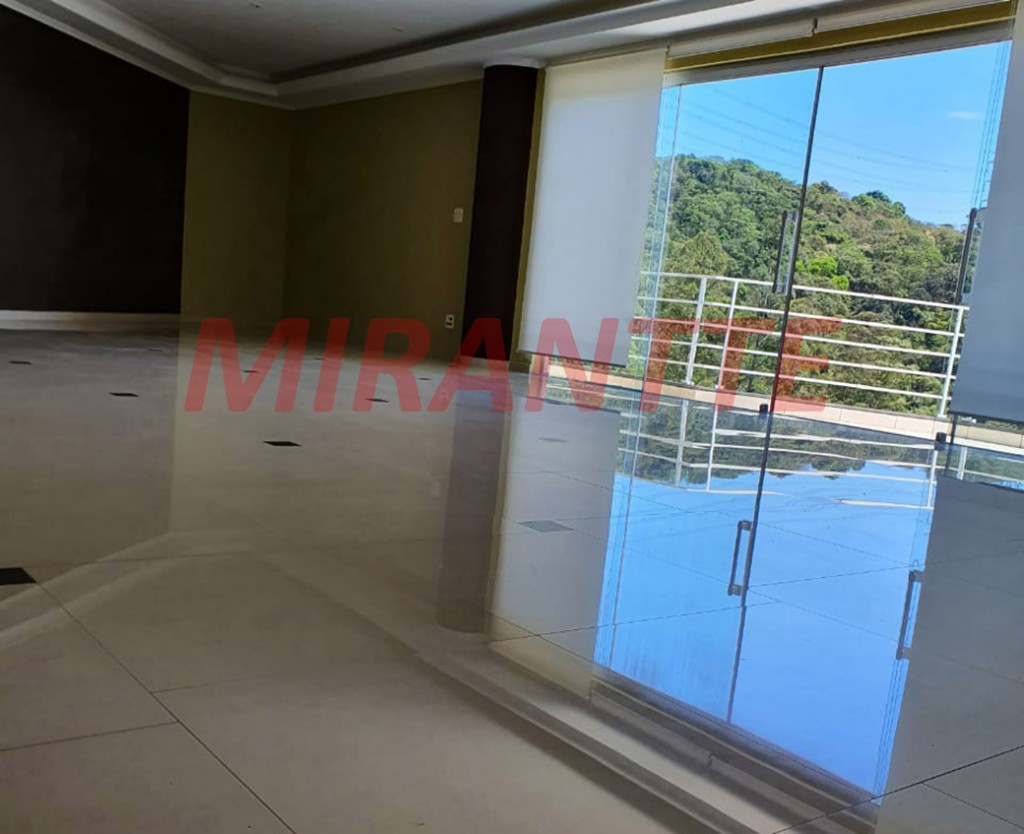 Sobrado de 600m² com 4 quartos em Serra Da Cantareira