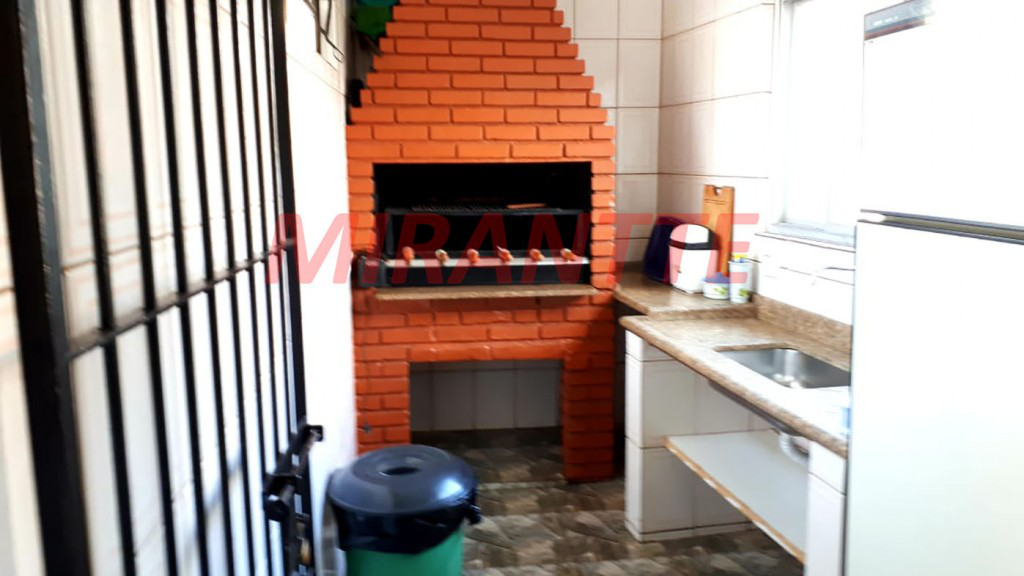 Apartamento de 70m² com 3 quartos em Água Fria