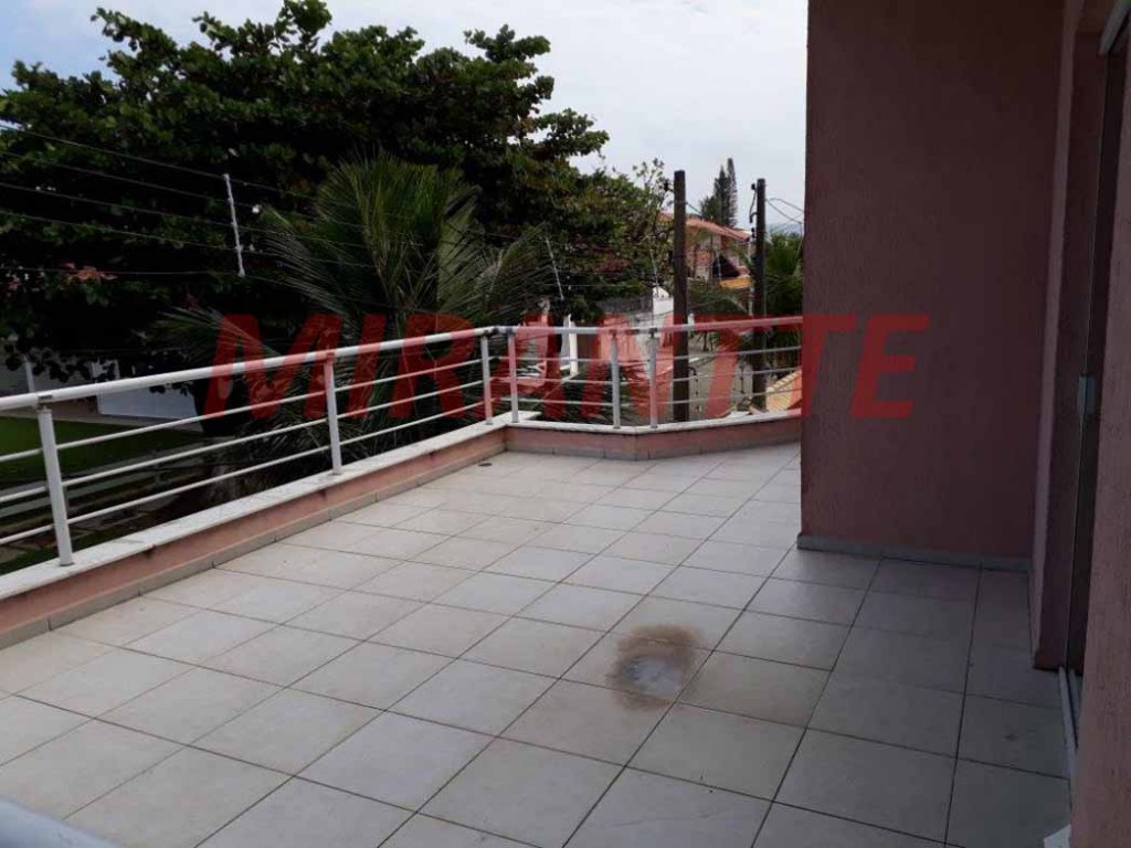 Sobrado de 281m² com 4 quartos em Centro