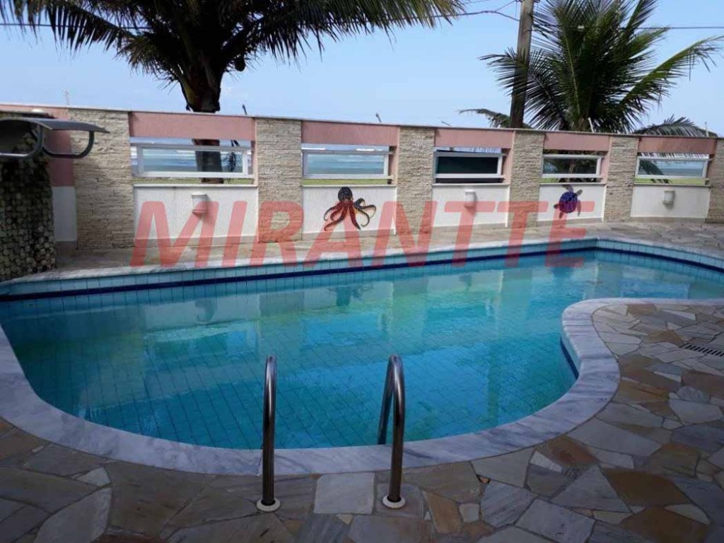 Sobrado de 281m² com 4 quartos em Centro