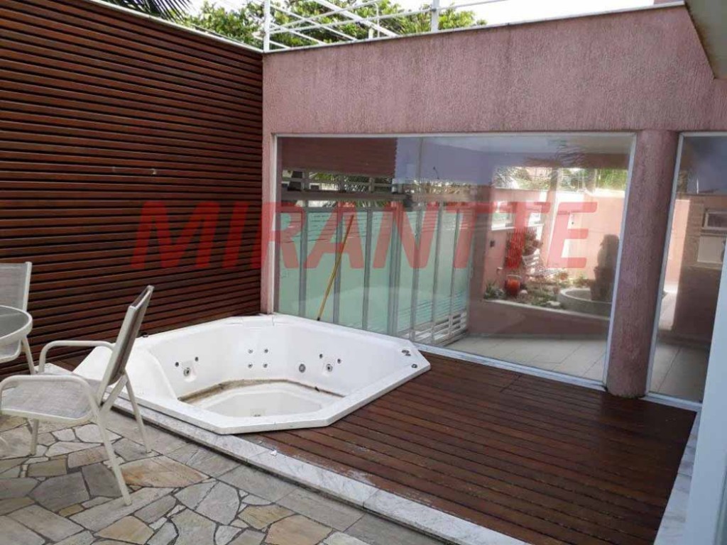 Sobrado de 281m² com 4 quartos em Centro